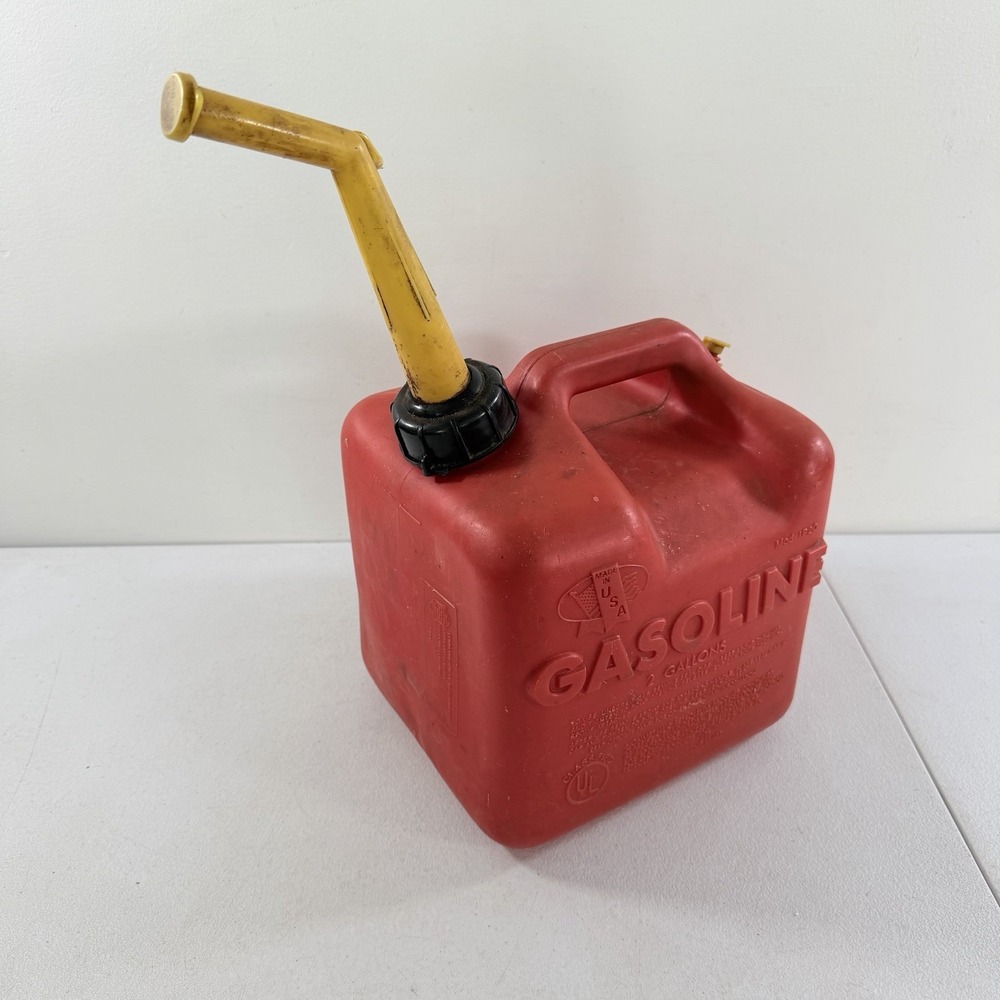 Chilton 2-Gallon Gas Can Model P20 Pre-ban Spout with Vent Cap